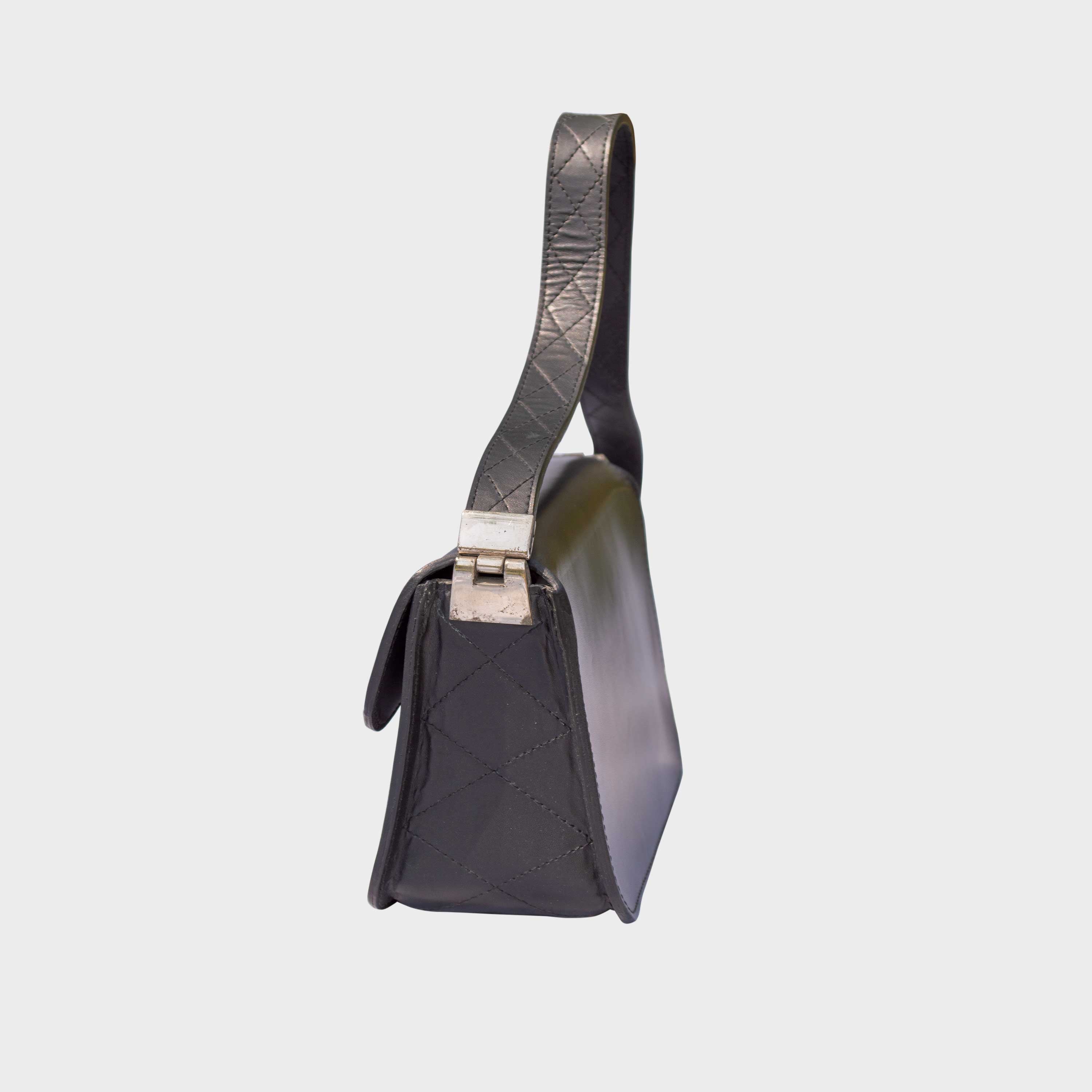 Nuvia Women's Small Leather Purse Bag